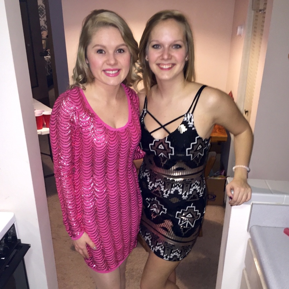 💖GREAT FOR HOMECOMING💖Hot Pink Sequin Dress